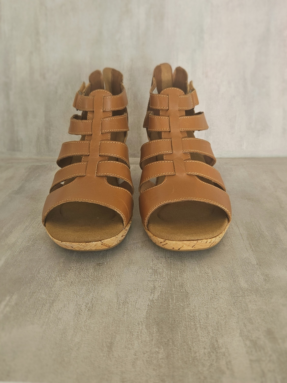 ROCKPORT Women's Cognac Brown Leather Wedge Sandals Size 9 Wide Strappy Back Zip - Picture 16 of 16
